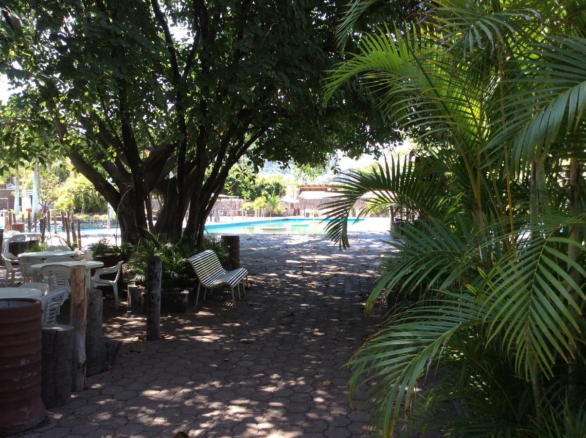 Hotel Y Parque Acuatico La Caldera Abasolo Esterno foto
